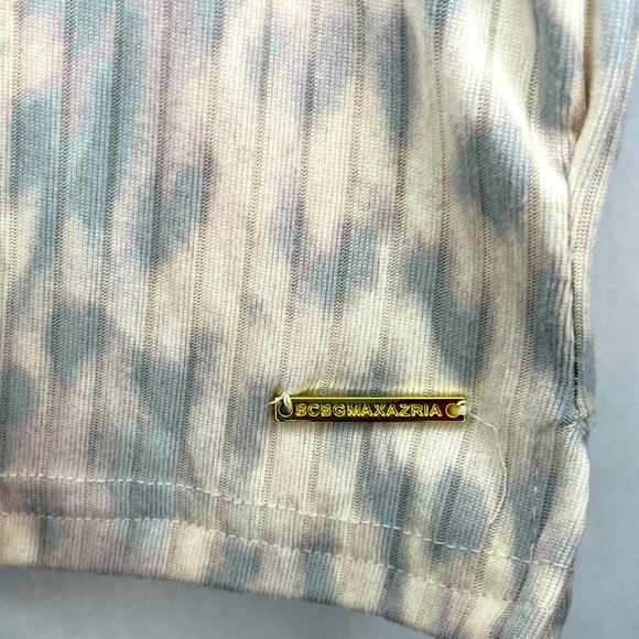 BCBGMaxAzria Cream Short Sleeve Cheetah Print Relaxed T-Shirt Women’s Size L - Picture 2 of 4